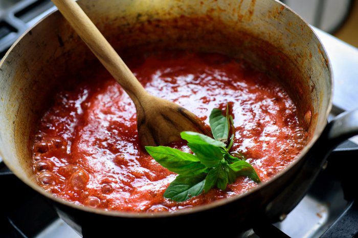Homemade tomato sauce recipe