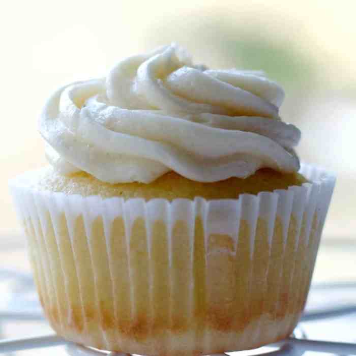 Moist vanilla cupcake recipe