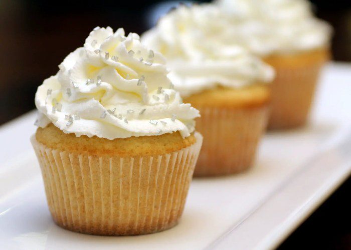 Whipped cream frosting recipe